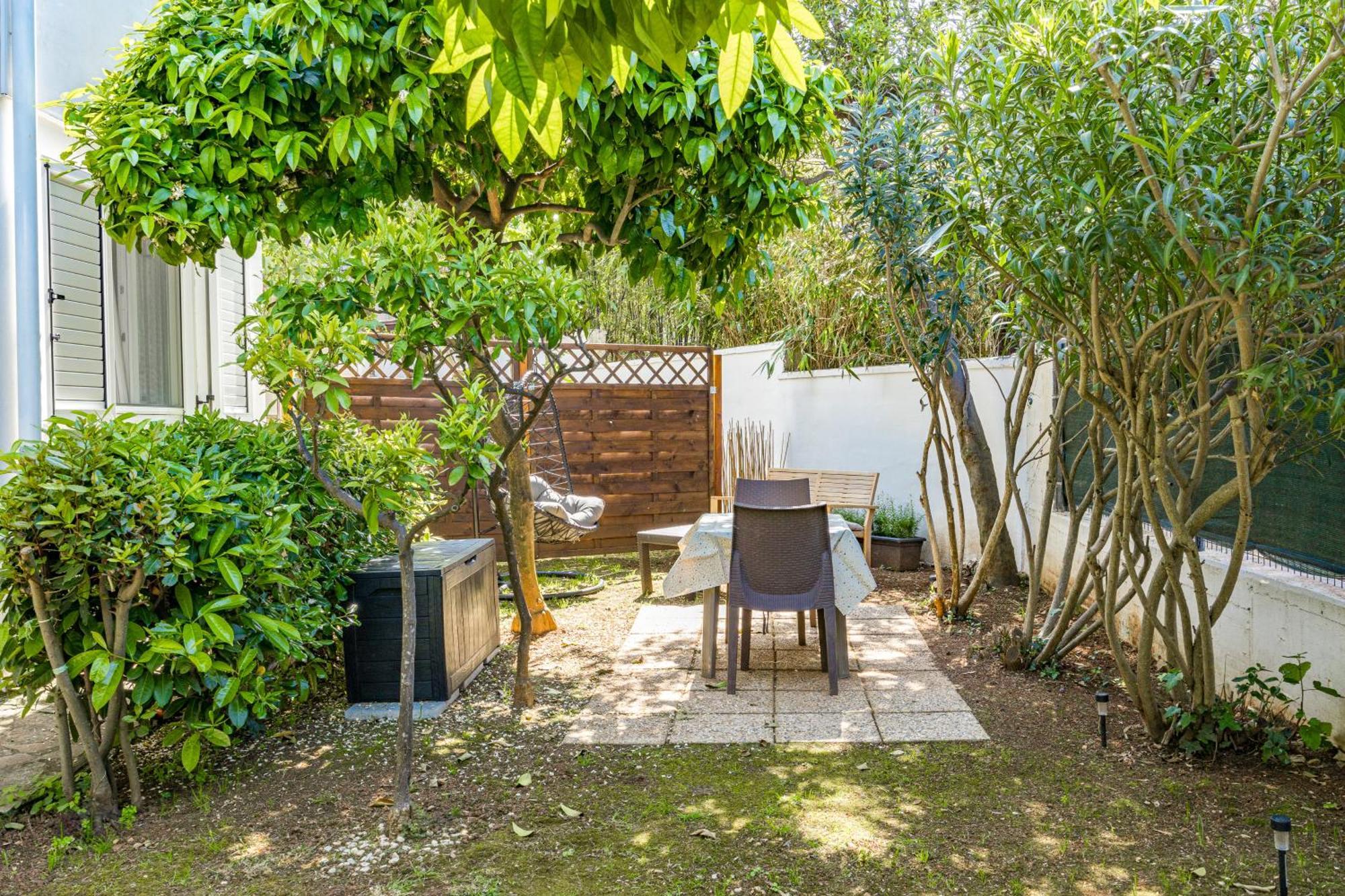 Valkane Private Garden Apartment *